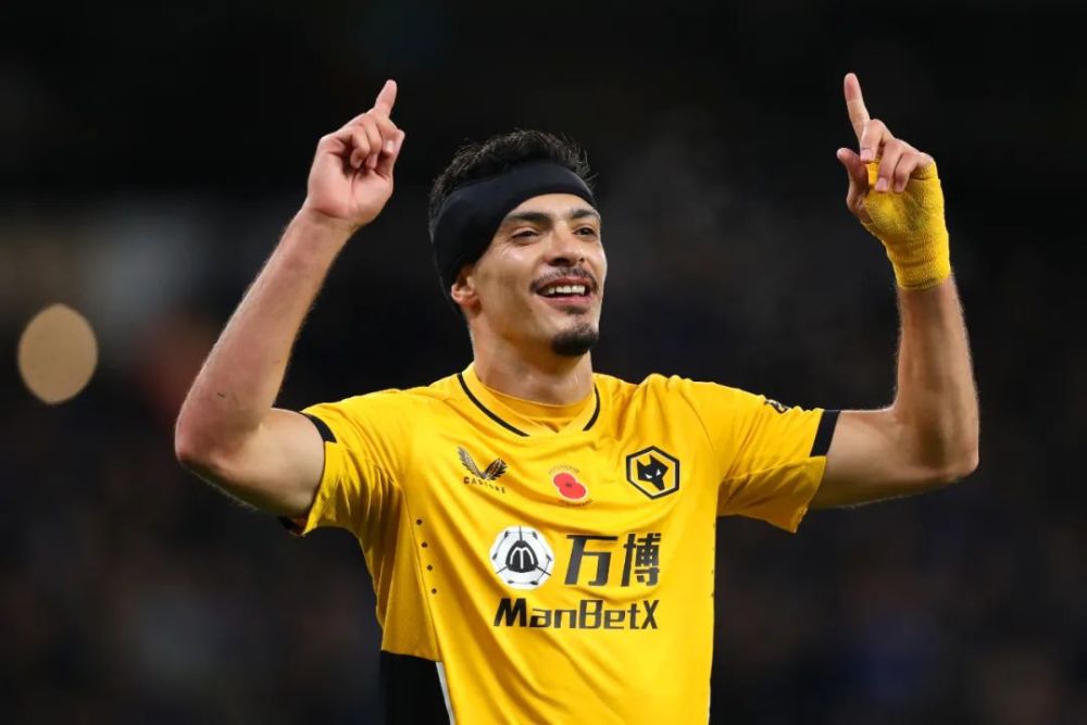  埃弗顿击败狼队暂时脱离降级区